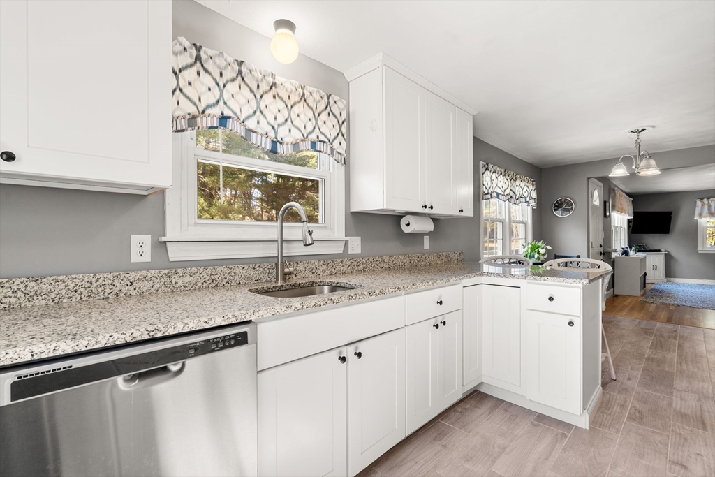 8 Wapping Road Kingston, MA 02364 - Photo 9 of 31