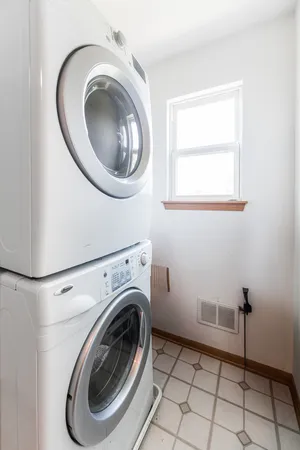 $2,100 | 841 Pond Brook Avenue, Malta, IL 60150