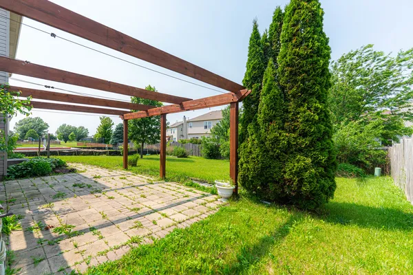 $2,100 | 841 Pond Brook Avenue, Malta, IL 60150