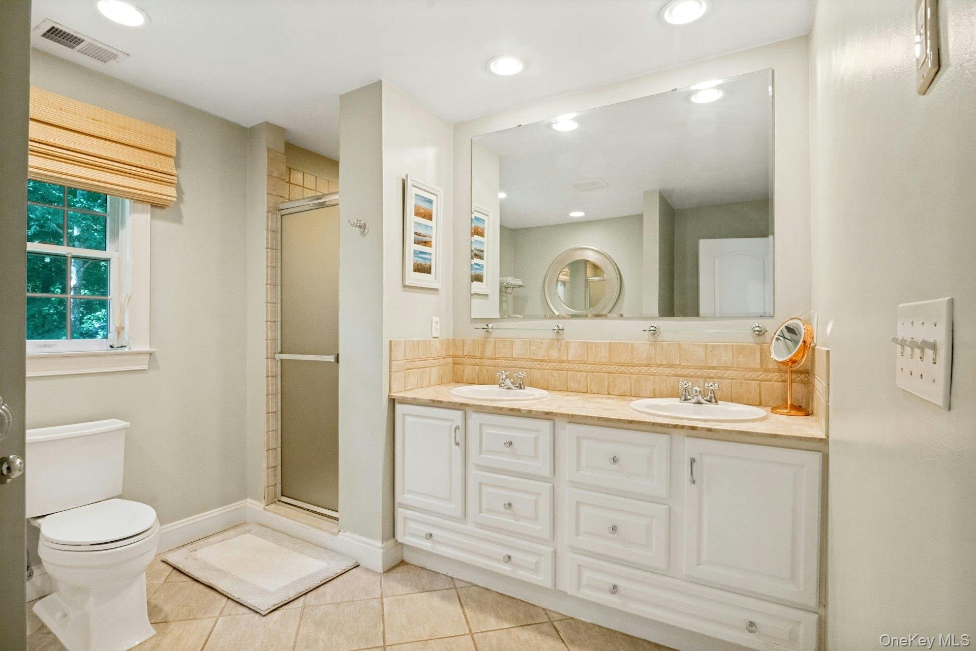 32 Split Rock Road South Salem, NY 10590 - Photo 22 of 35 Upstairs Hall Bath