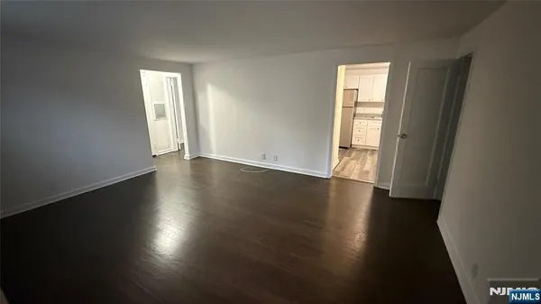 $1,895 | 445 Union, Unit 2E, Rutherford, NJ 07070