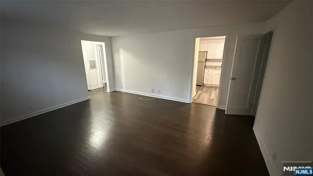 $1,950 | 445 Union, Unit 2E, Rutherford, NJ 07070