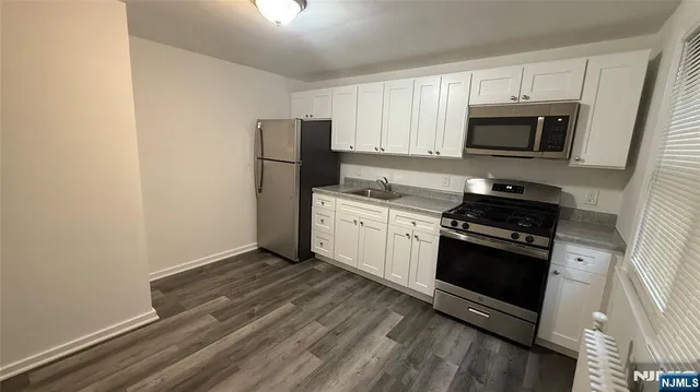 $1,950 | 445 Union, Unit 2E, Rutherford, NJ 07070