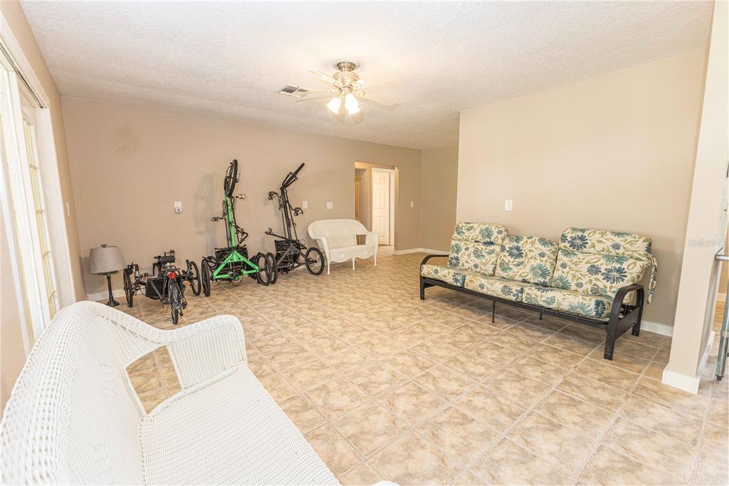 5175 Azalea Circle Dade City, FL 33523 - Photo 12 of 34 a view of a livingroom with furniture