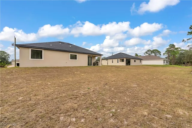 $349,900 | 5010 Southeast Tradewinds Circle, LaBelle, FL 33935
