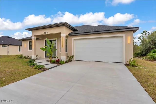 $349,900 | 5010 Southeast Tradewinds Circle, LaBelle, FL 33935