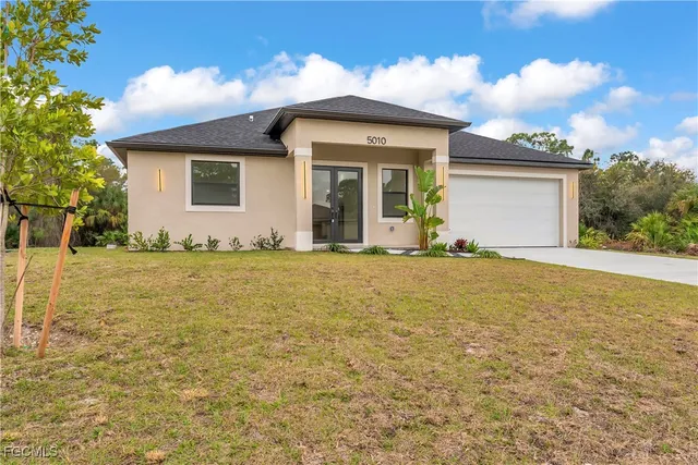 $349,900 | 5010 Southeast Tradewinds Circle, LaBelle, FL 33935