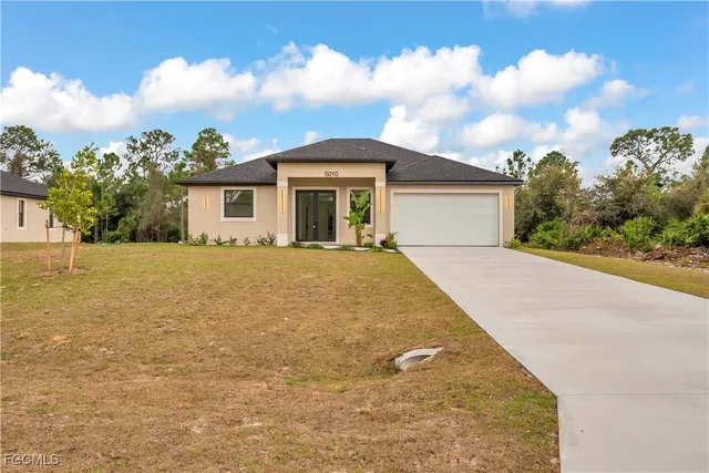 $349,900 | 5010 Southeast Tradewinds Circle, LaBelle, FL 33935