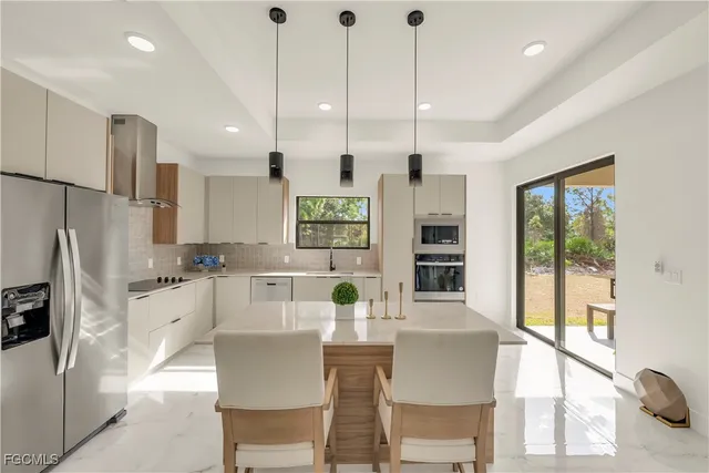 $349,900 | 5010 Southeast Tradewinds Circle, LaBelle, FL 33935