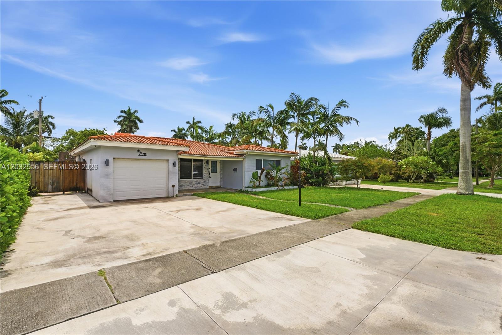 719 North 31st Road Hollywood, FL 33021 - Photo 2 of 14