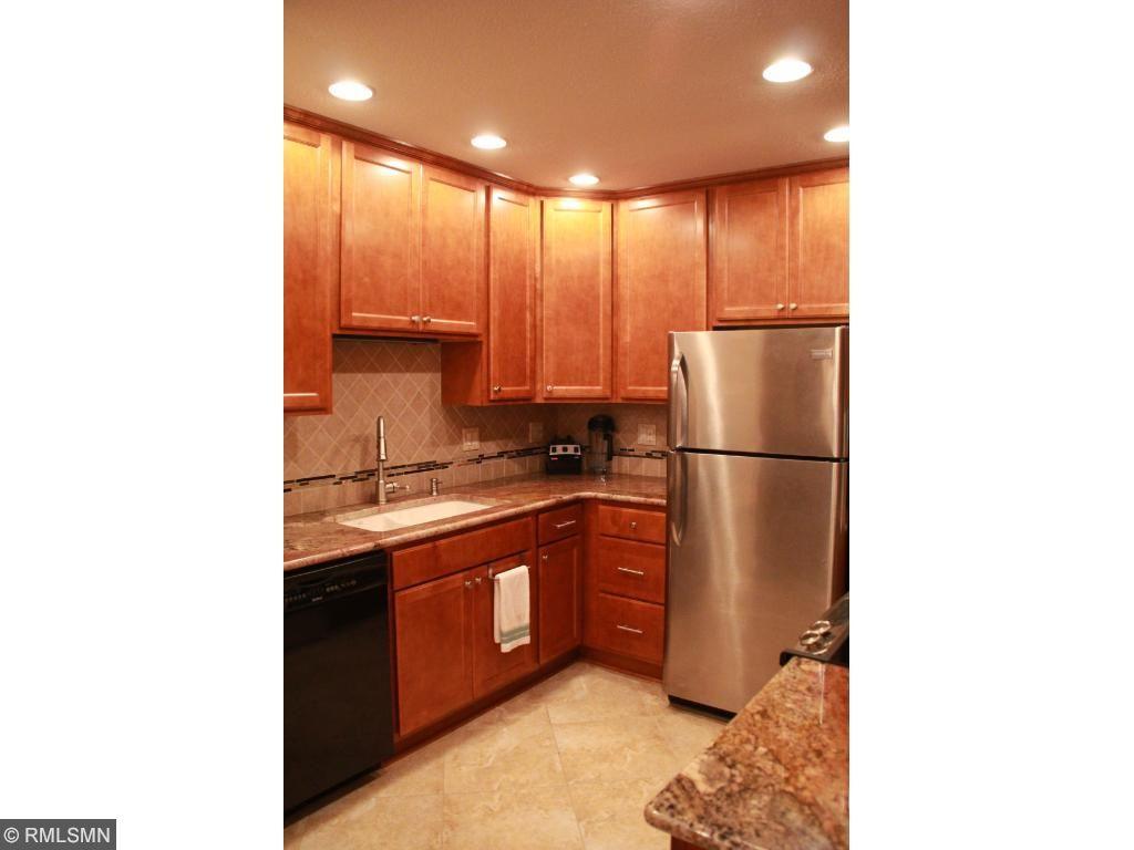 4045 Hodgson Road, Unit 310 Shoreview, MN 55126 - Photo 5 of 24 Gallery Image 5
