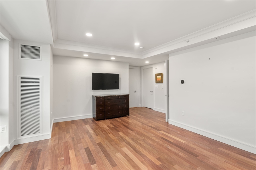 4 Battery Wharf, Unit 4604 Boston, MA 02109 - Photo 22 of 39