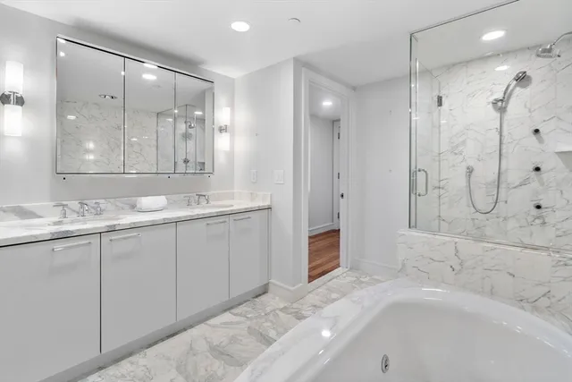 $2,800,000 | 4 Battery Wharf, Unit 4604, Boston, MA 02109