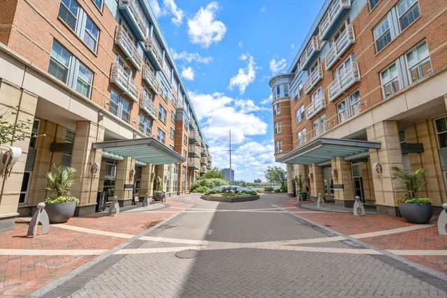 $2,800,000 | 4 Battery Wharf, Unit 4604, Boston, MA 02109