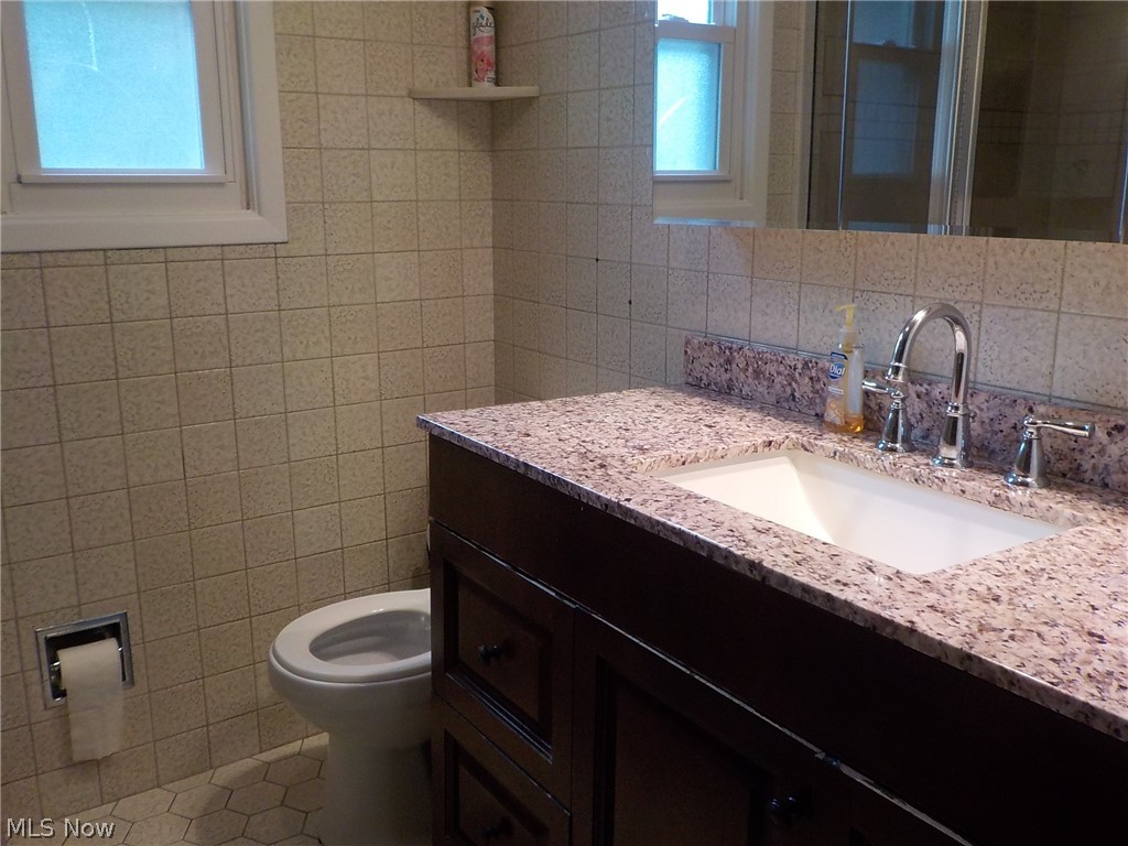 1335 Prasse Road South Euclid, OH 44121 - Photo 12 of 17