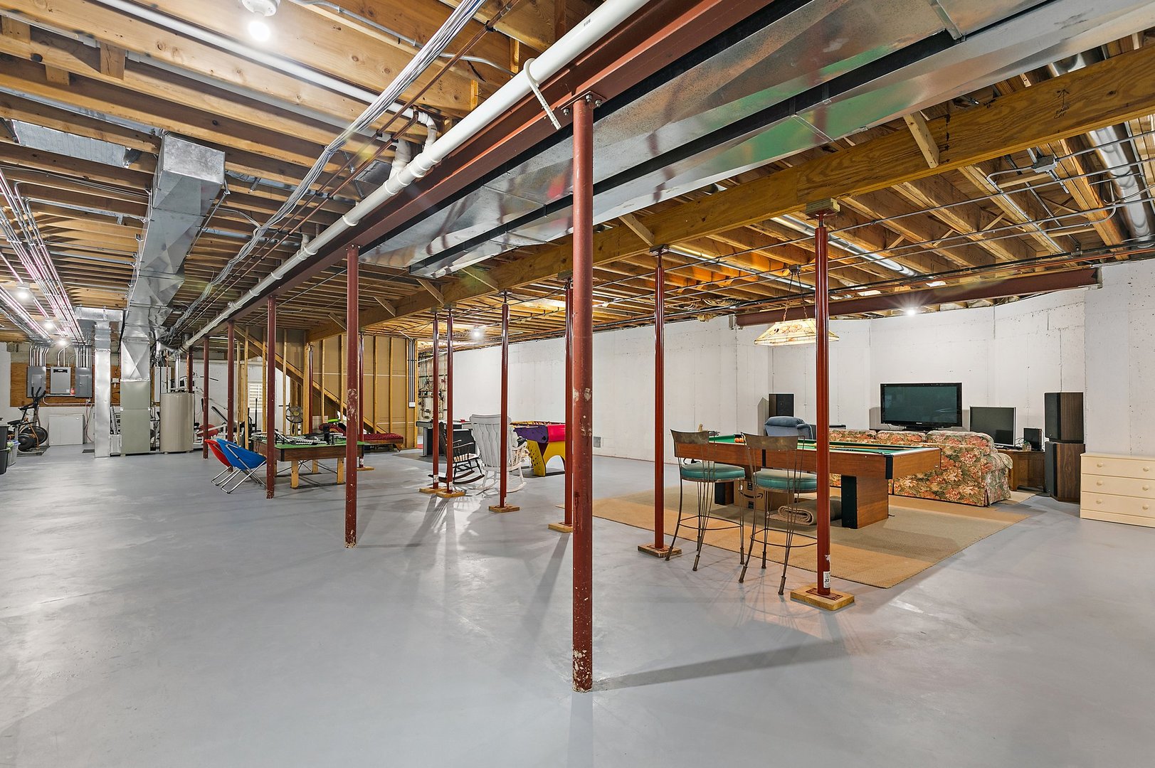 550 Maplewood Road Somonauk, IL 60552 - Photo 53 of 91 a view of a studio with couch