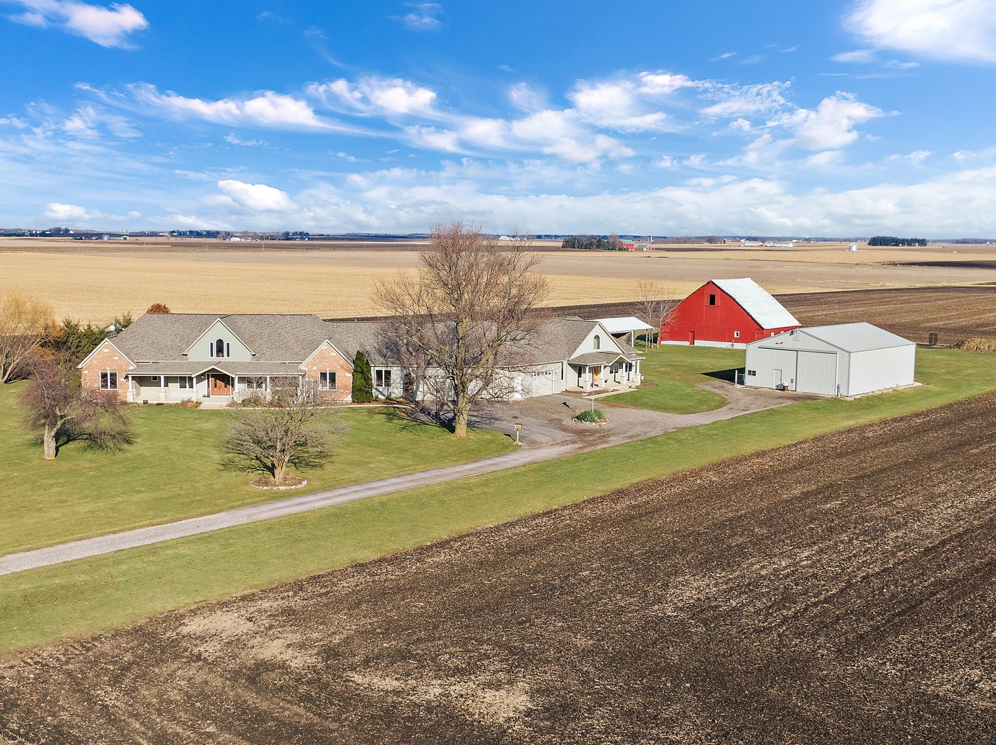 550 Maplewood Road Somonauk, IL 60552 - Photo 88 of 91 a view of an ocean and beach