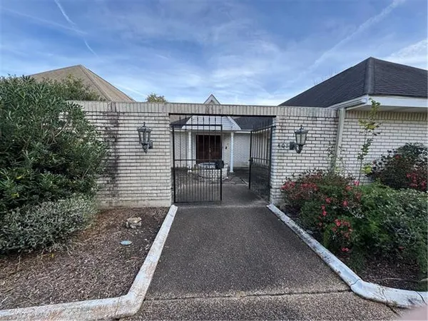 $350,000 | 401 Schlief Drive, Belle Chasse, LA 70037