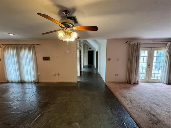 $350,000 | 401 Schlief Drive, Belle Chasse, LA 70037