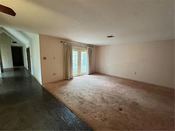 $350,000 | 401 Schlief Drive, Belle Chasse, LA 70037