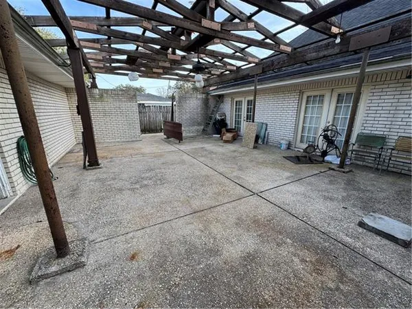 $350,000 | 401 Schlief Drive, Belle Chasse, LA 70037