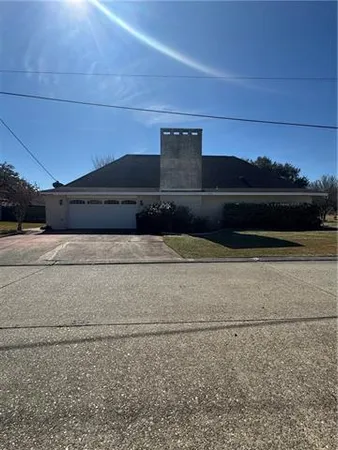 $350,000 | 401 Schlief Drive, Belle Chasse, LA 70037