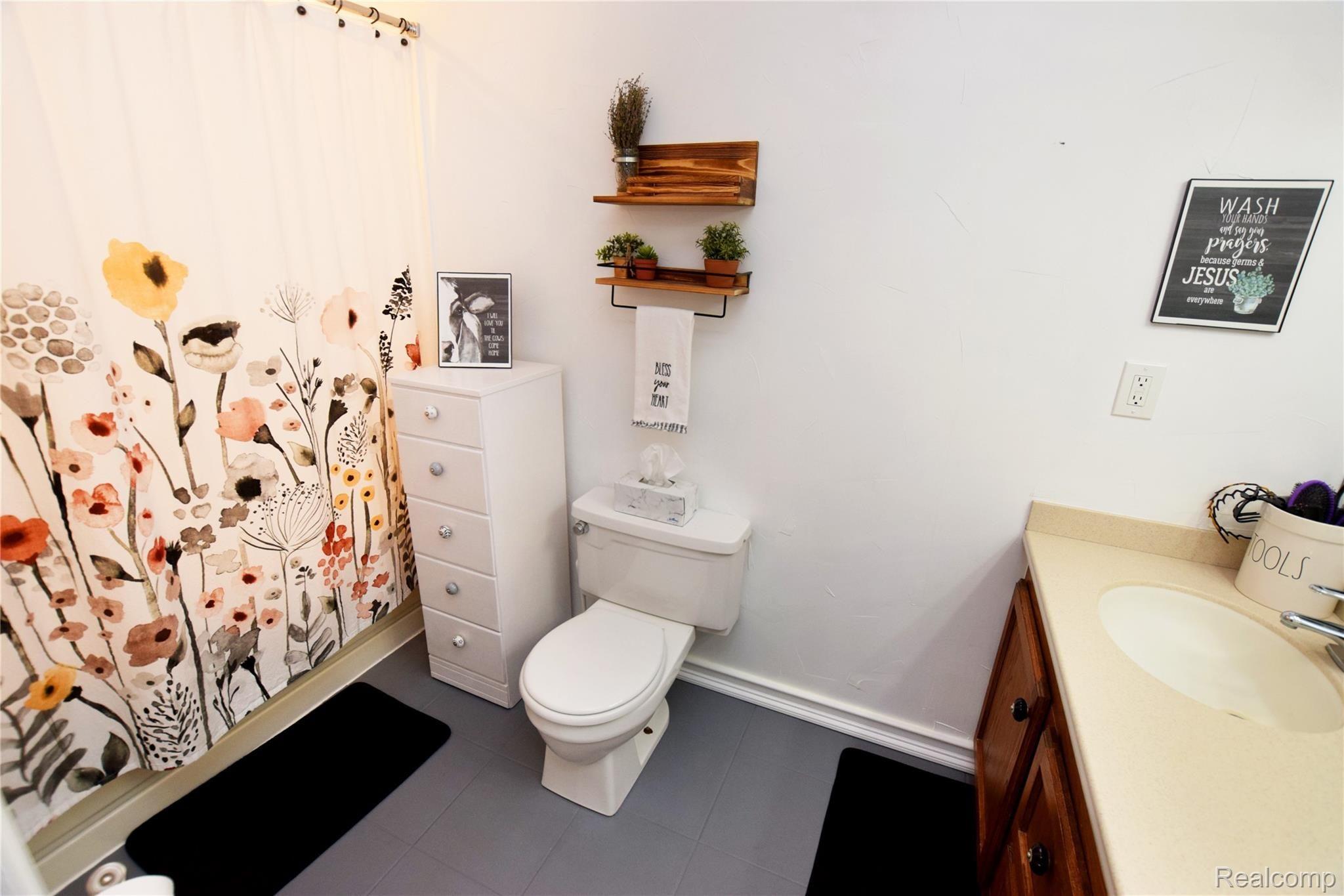6083 Torrey Road Flint, MI 48507 - Photo 12 of 20 Master Bath.JPG