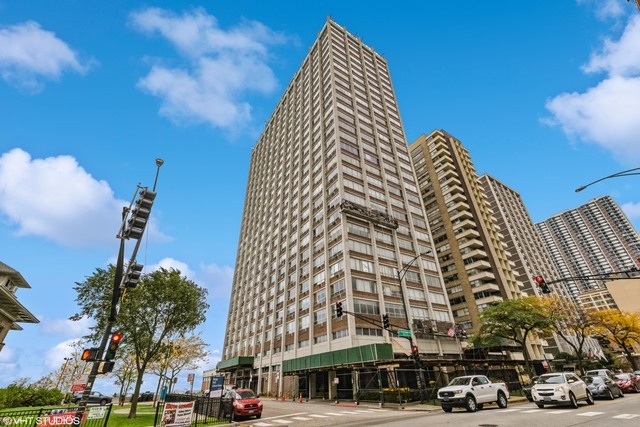 6171 North Sheridan Road, Unit 2805 Chicago, IL 60660 - Photo 1 of 9 Gallery Image 1