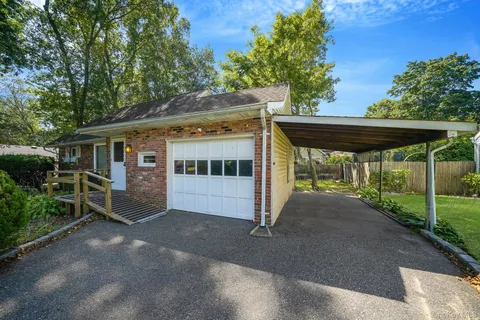 a view of house with outdoor space