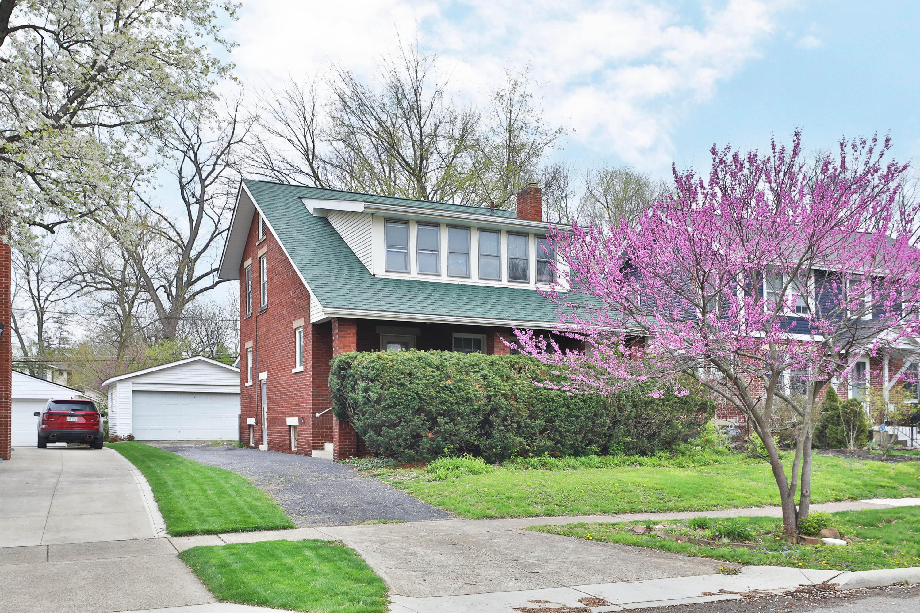 52 Blenheim Road Columbus, OH 43214 - Photo 3 of 42 Front