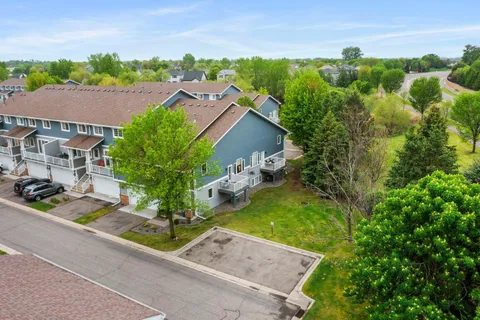 $279,900 | 17620 69th Place North, Maple Grove, MN 55311