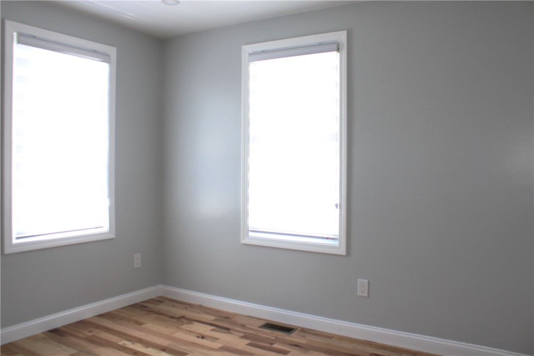 213 Francis Avenue Pawtucket, RI 02860 - Photo 4 of 16 Unit 1 Front Bed