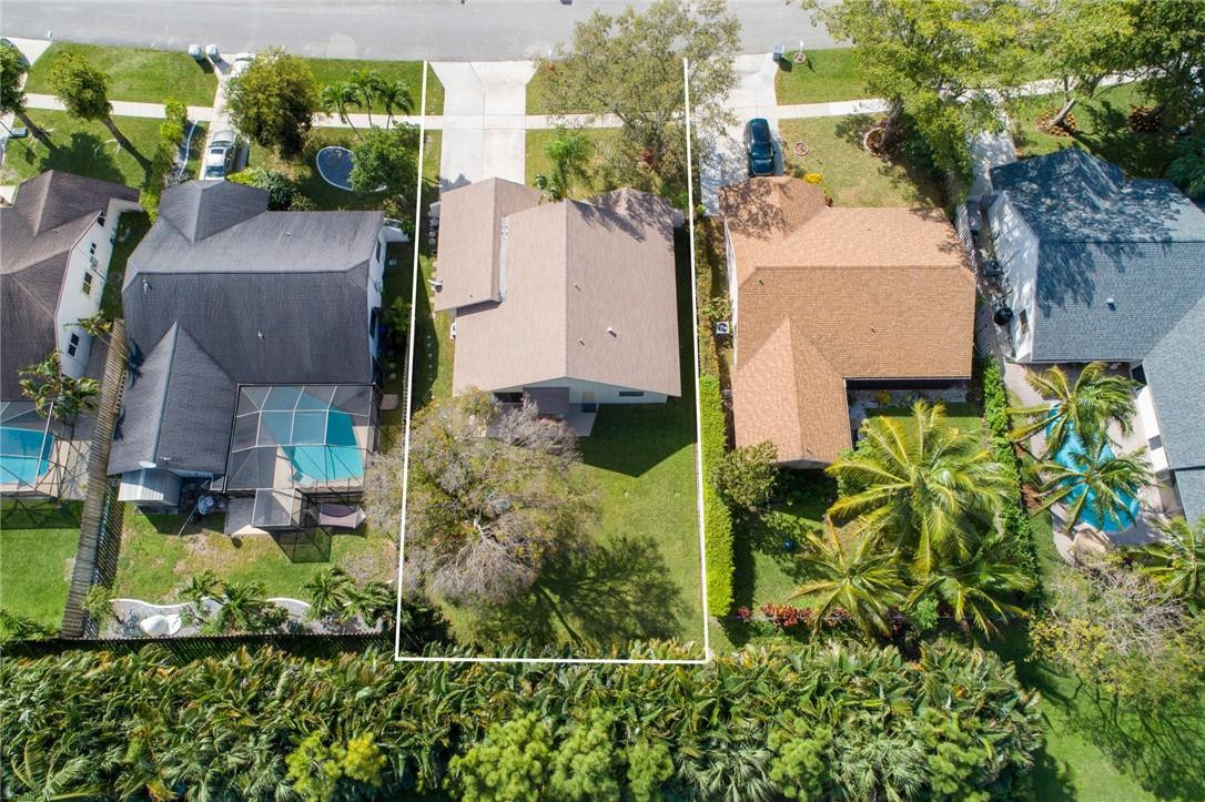 22392 Swordfish Drive Boca Raton, FL 33428 - Photo 3 of 25 TOTALLY PRIVATE BACK YARD
