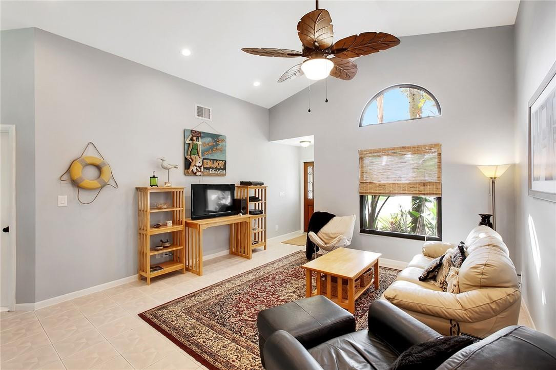 22392 Swordfish Drive Boca Raton, FL 33428 - Photo 5 of 25 ENTRY - Storm windows