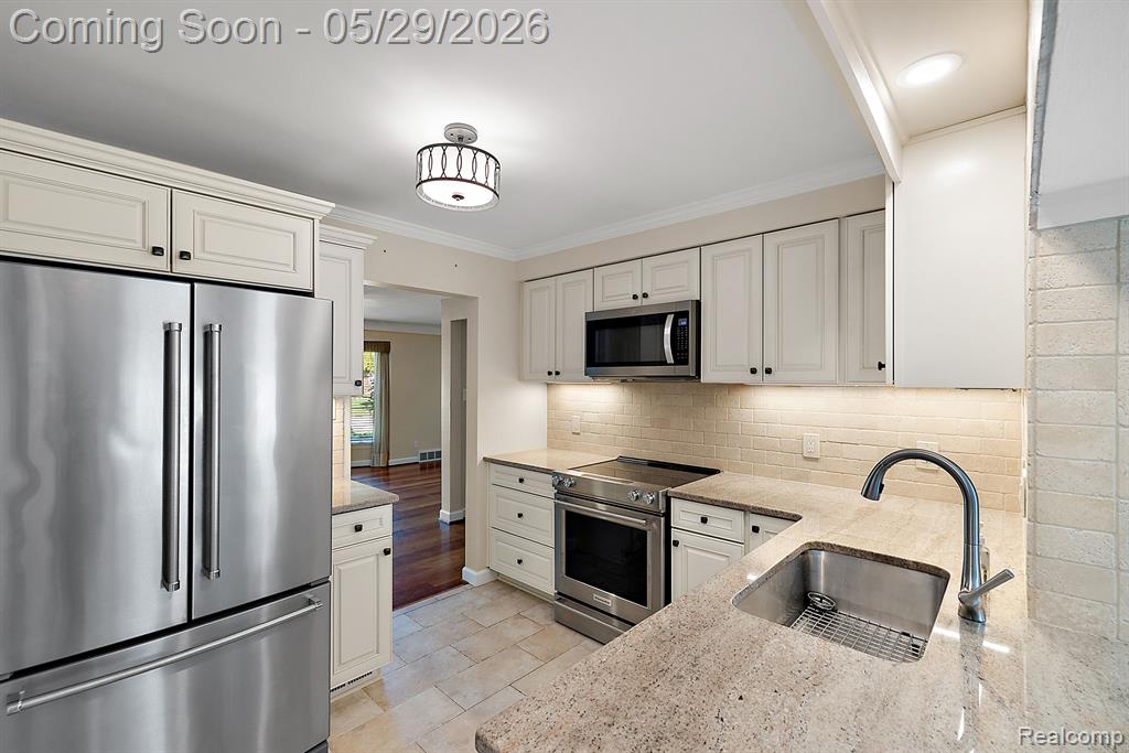 2546 Dorchester Road Birmingham, MI 48009 - Photo 20 of 48