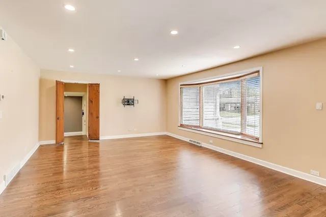 $475,000 | 1422 Dorothy Drive, Palatine, IL 60074