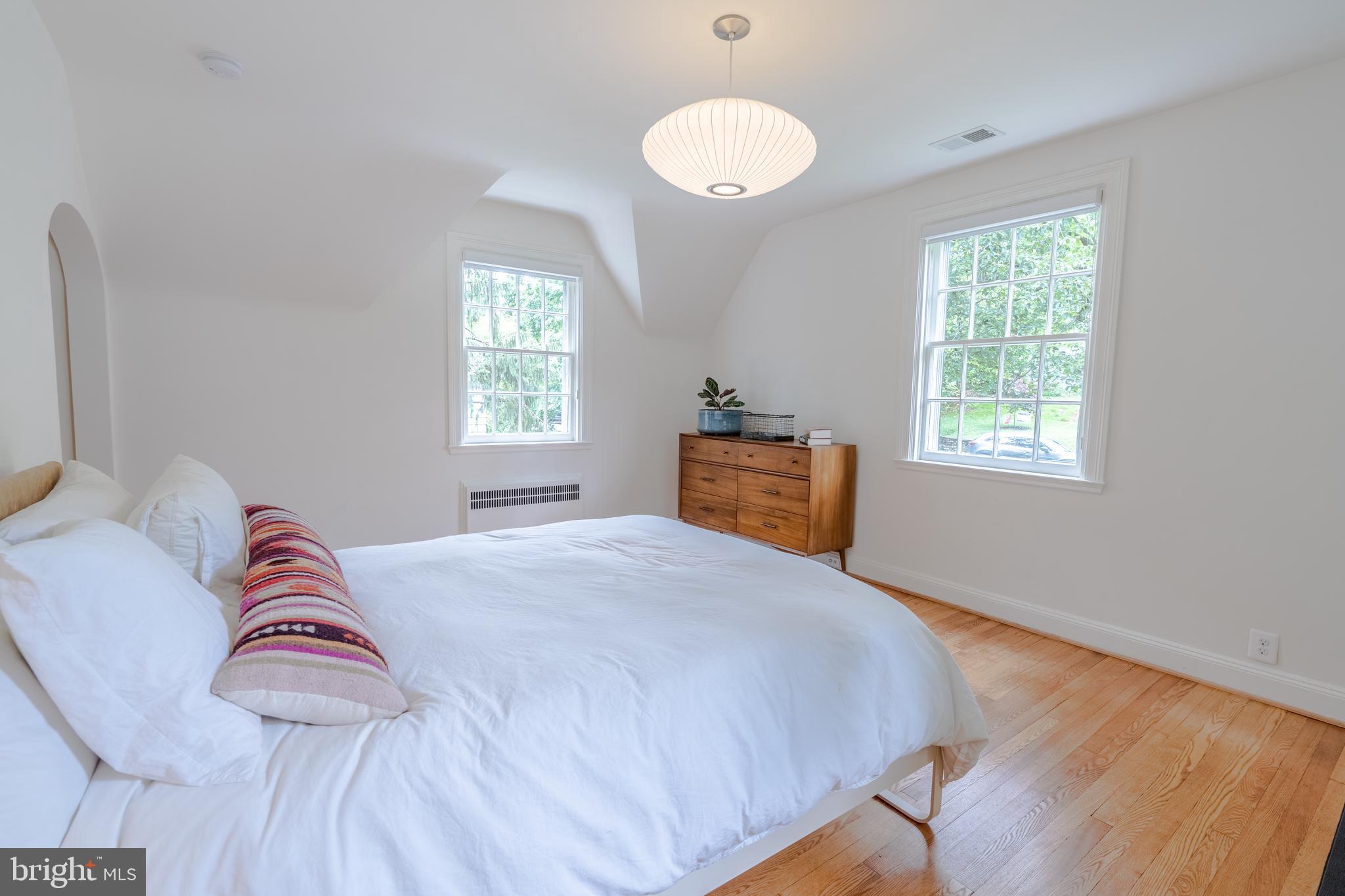323 Tunbridge Road Baltimore, MD 21212 - Photo 20 of 53 Light-drenched Owners Suite