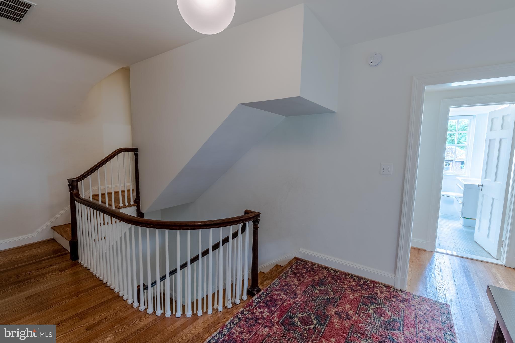 323 Tunbridge Road Baltimore, MD 21212 - Photo 22 of 53 Second level landing