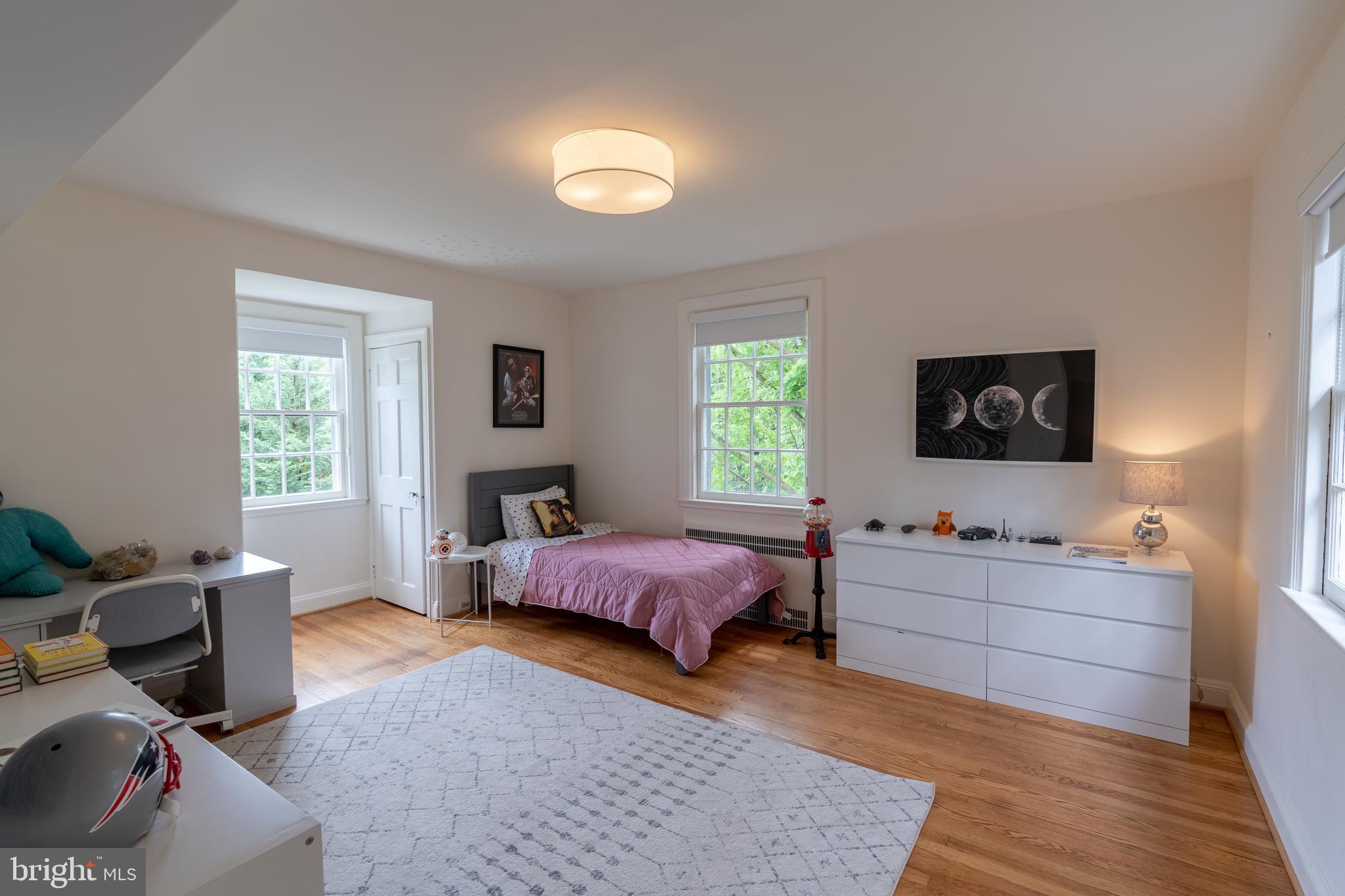 323 Tunbridge Road Baltimore, MD 21212 - Photo 27 of 53 Light-drenched third bedroom w/ three lrg windows