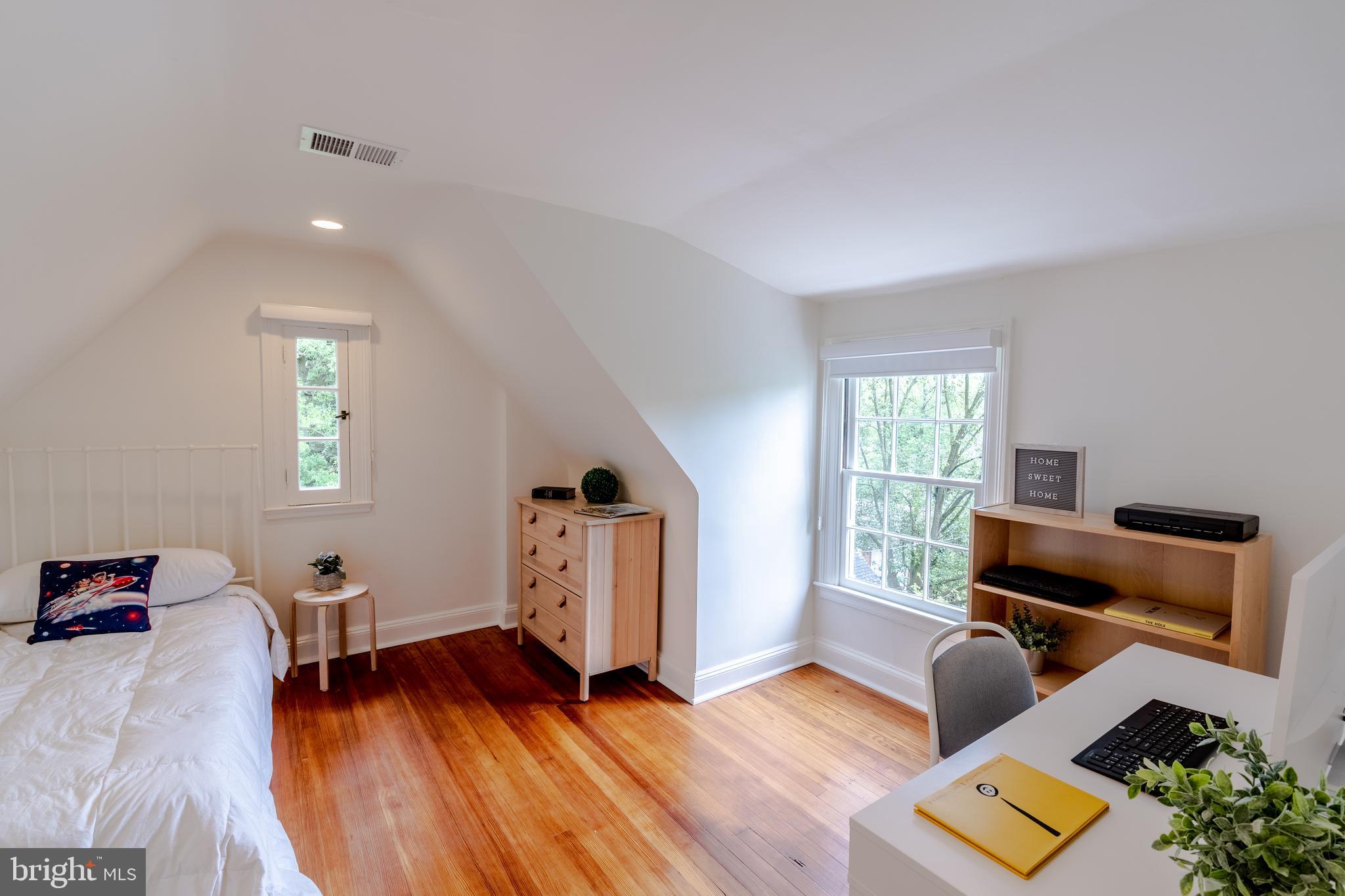 323 Tunbridge Road Baltimore, MD 21212 - Photo 32 of 53 Fourth bedroom w/ newly installed hardwoods