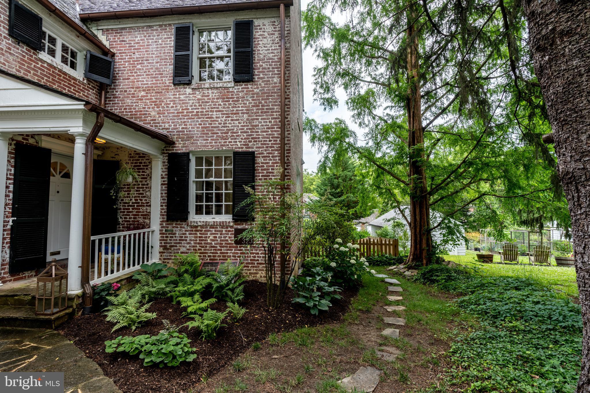 323 Tunbridge Road Baltimore, MD 21212 - Photo 48 of 53 Private side entry