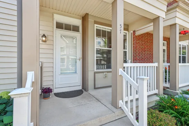 $335,000 | 57 S Gardens Way, Fitchburg, WI 53711