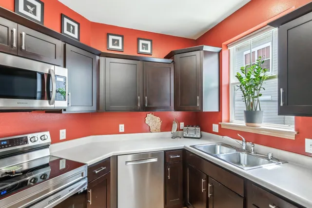 $335,000 | 57 S Gardens Way, Fitchburg, WI 53711