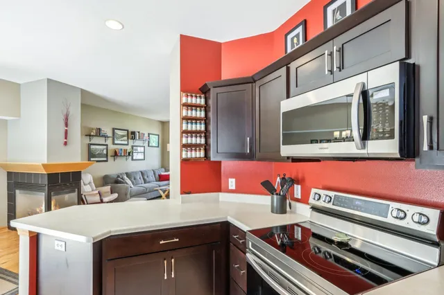 $335,000 | 57 S Gardens Way, Fitchburg, WI 53711