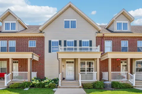 $335,000 | 57 S Gardens Way, Fitchburg, WI 53711