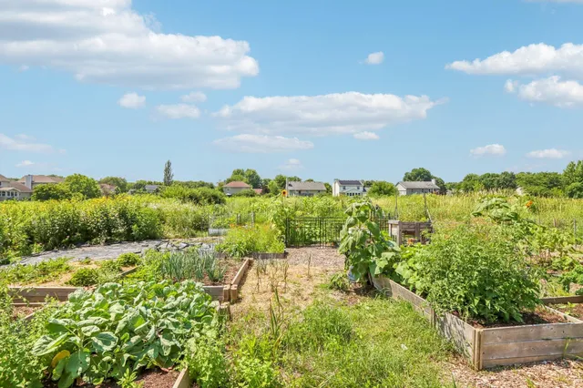 $335,000 | 57 S Gardens Way, Fitchburg, WI 53711