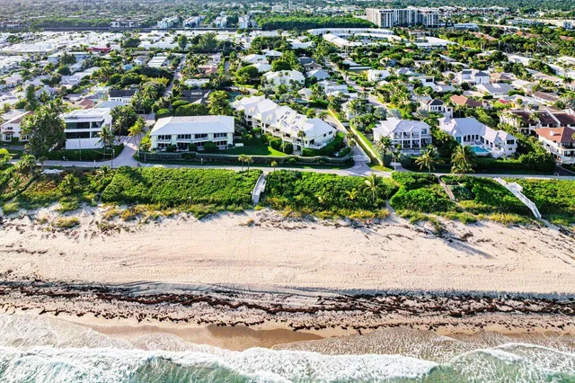 a view of an outdoor space