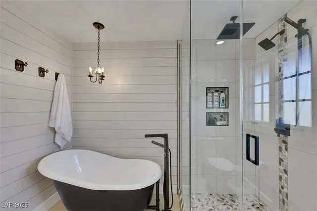 $6,500 | 7470 Eldora Avenue, Las Vegas, NV 89117