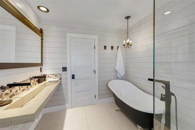 $6,500 | 7470 Eldora Avenue, Las Vegas, NV 89117