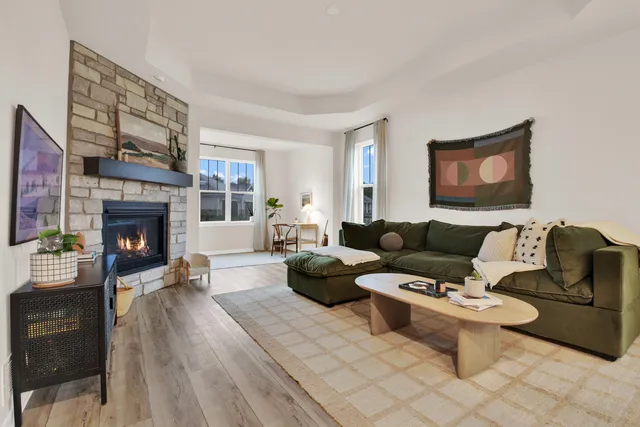 $435,000 | W204-n17637 Laurel Place, Unit 402, Jackson, WI 53037